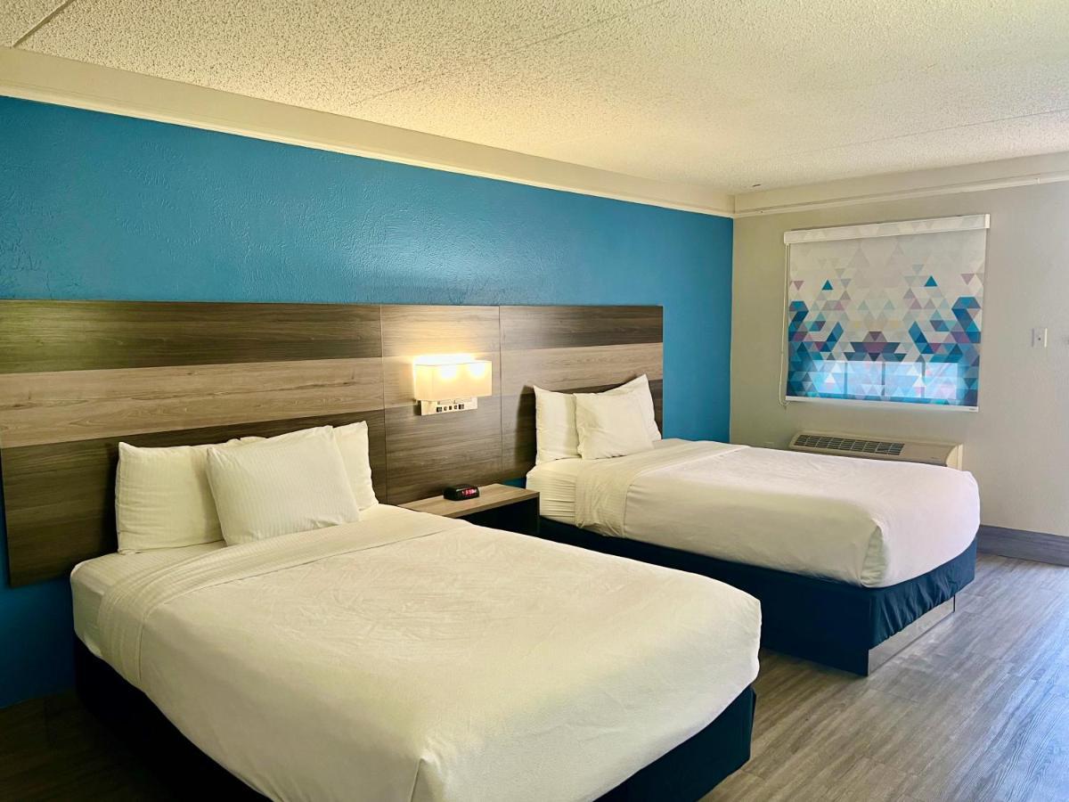 La Quinta By Wyndham Denver Hotel